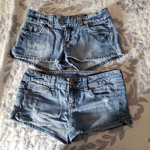 2 American Eagle shorts